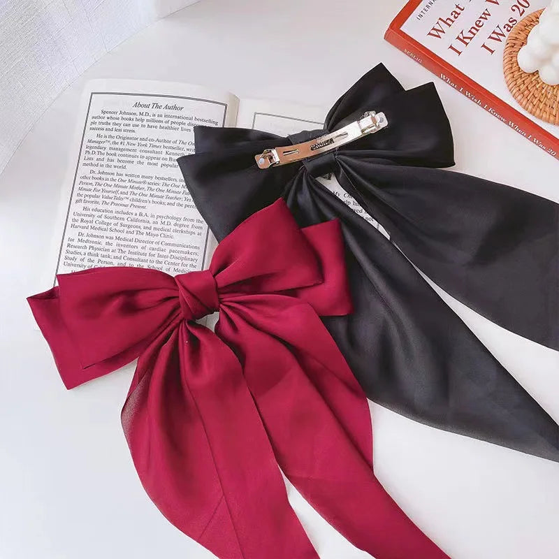 Elegant bow hair clip for magical girls