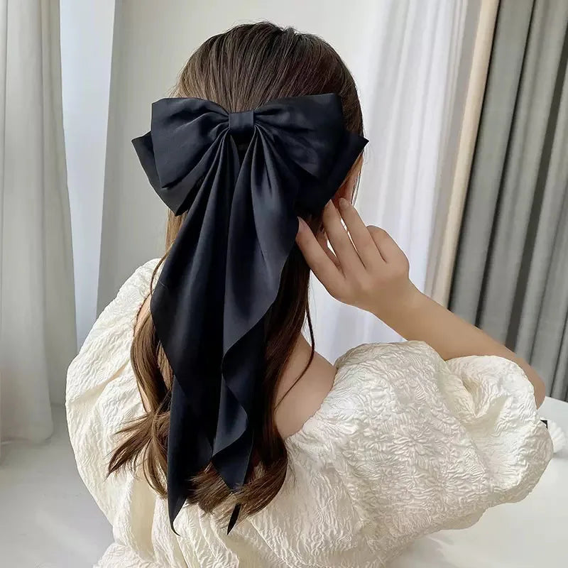 Elegant bow hair clip for magical girls