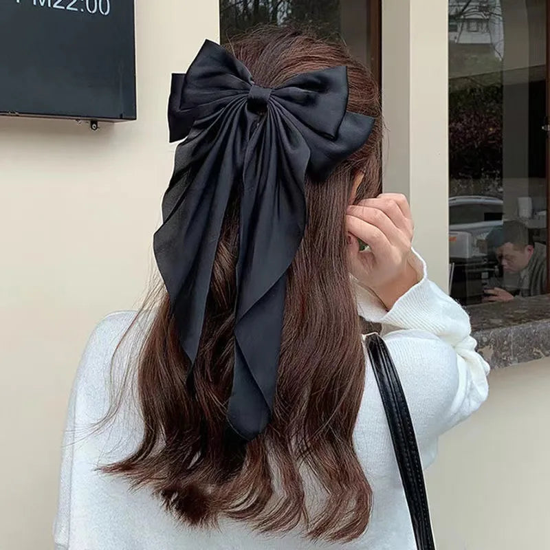 Elegant bow hair clip for magical girls